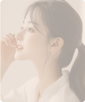 피부 관리를 받는 여성 이미지